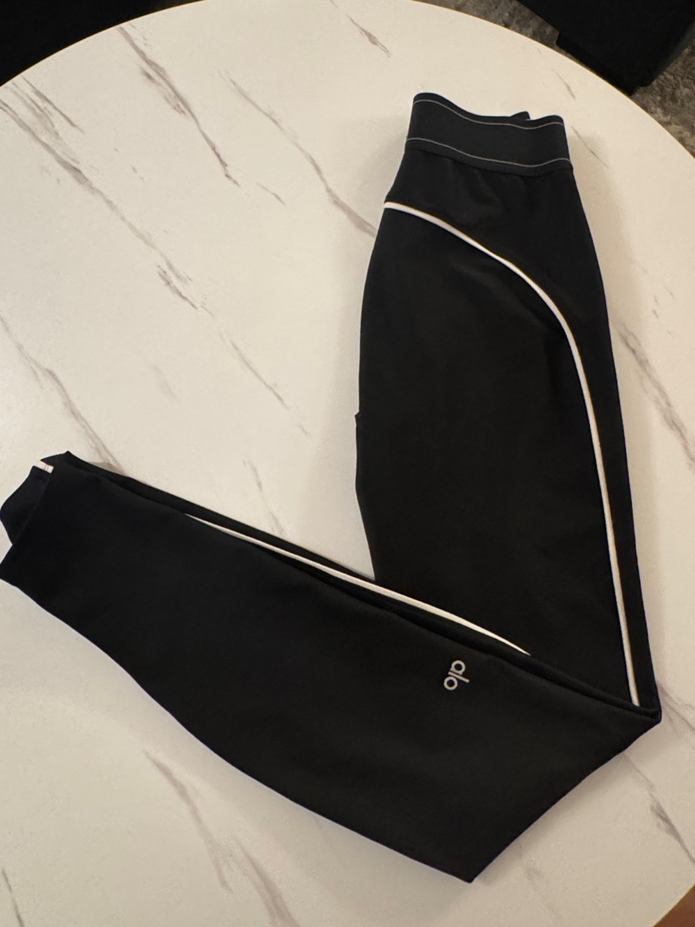 Alo Airlift High-Waist Suit Up Legging - Picture 4 of 8